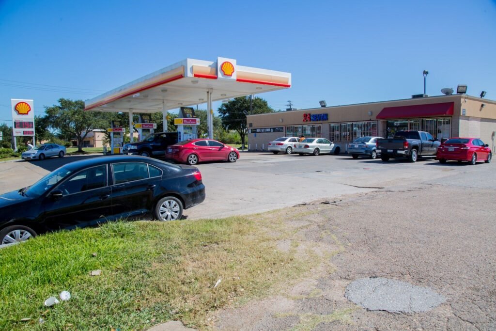 About-Dhanani-Private-Equity-Group-1-1_Page_03_Image_0002