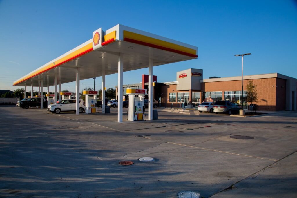 About-Dhanani-Private-Equity-Group-1-1_Page_05_Image_0003