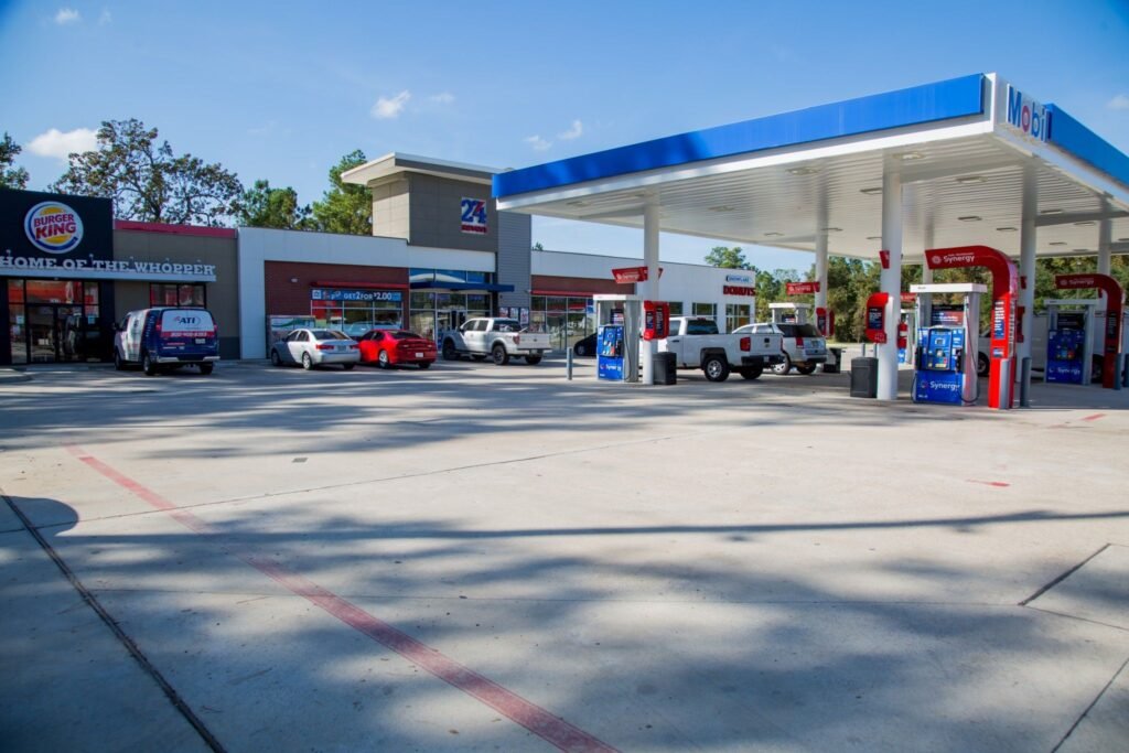 About-Dhanani-Private-Equity-Group-1-1_Page_05_Image_0005